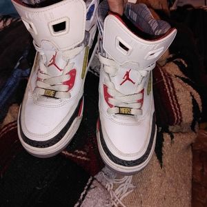 Nike Spike Lee Jordan Shoes Sz 6 Youth
